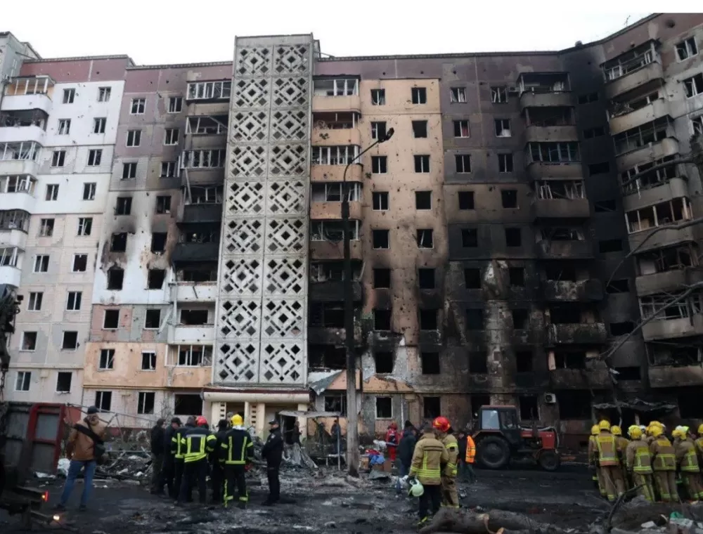 У Тернополі триває ліквідація наслідків ракетного удару