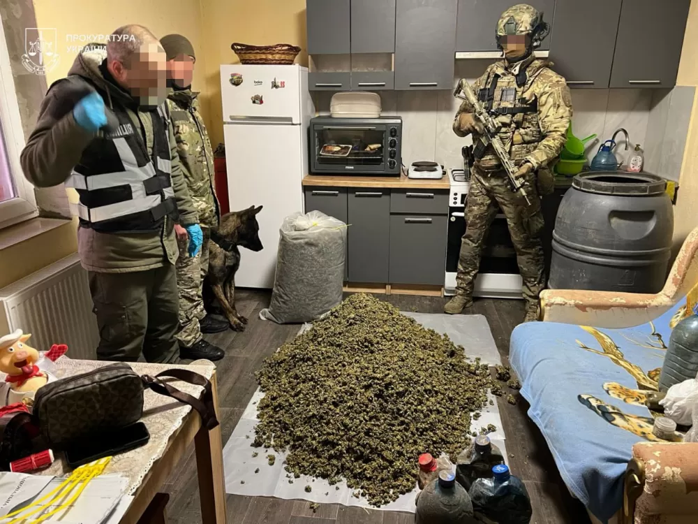 На Тернопільщині спіймали наркоторговців, у яких вилучили канабісу на понад 9 млн грн