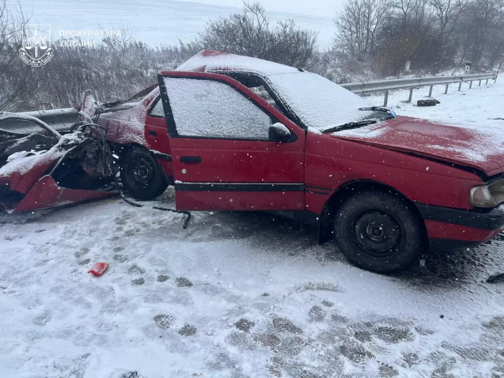 Трагедія біля Тернополя: зіткнулися легківка та вантажівка, троє загиблих