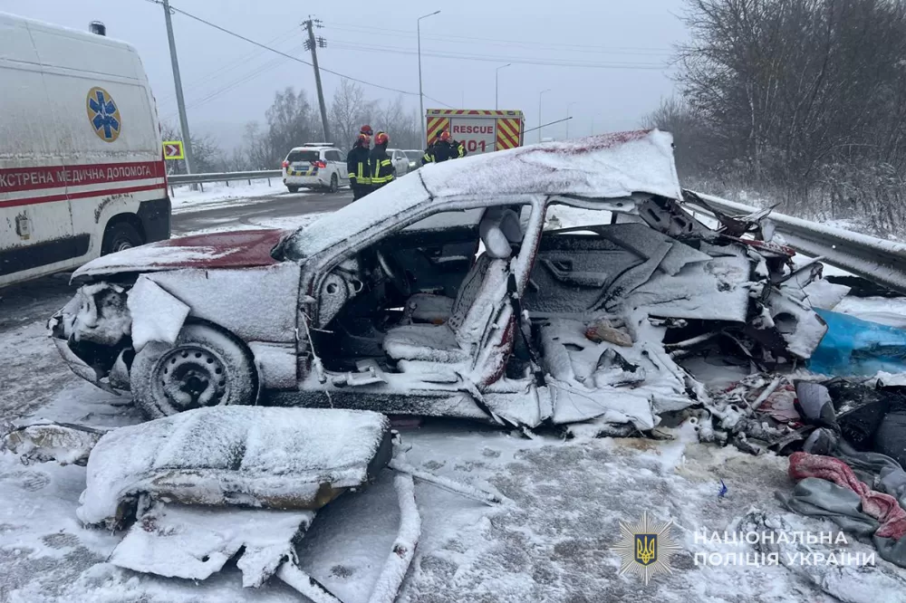 Смертельна ДТП біля Глибочка: загинули жінка та двоє підлітків