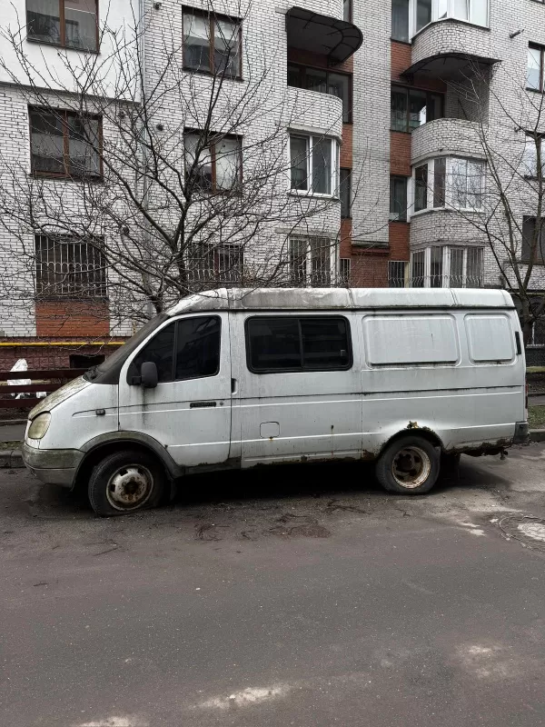 У Тернополі виявили 9 покинутих автівок: власників просять забрати їх