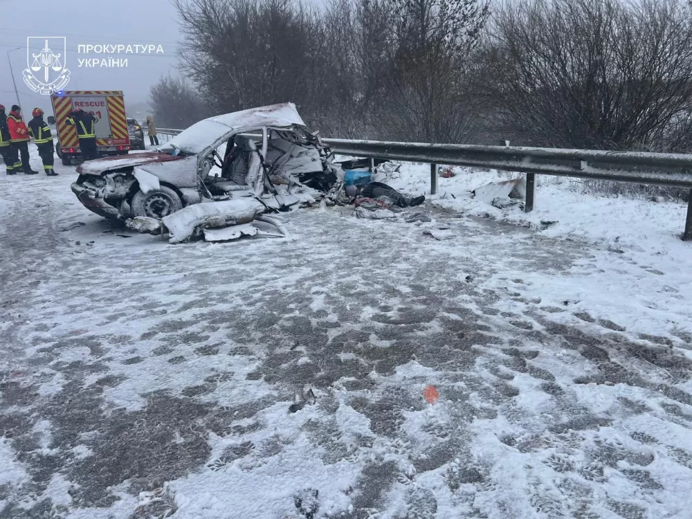 Трагедія біля Тернополя: зіткнулися легківка та вантажівка, троє загиблих