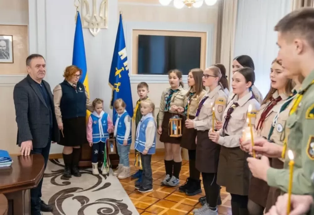 Вифлеємський вогонь Миру передали в Тернопільську ОВА