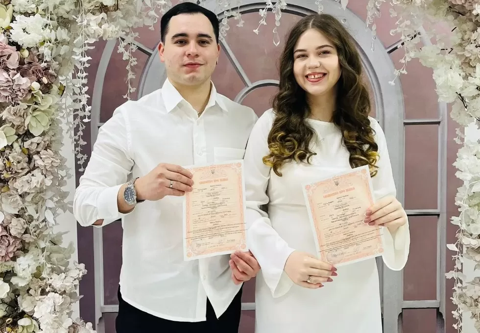 Кохання без кордонів: у Тернополі офіційно поєднали долі Андрес з Іспанії та Діана