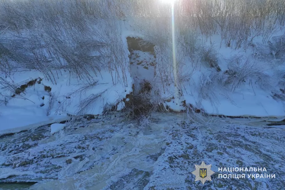 Прорив відстійника на Тернопільщині: технічна вода розлилася полями та трасою