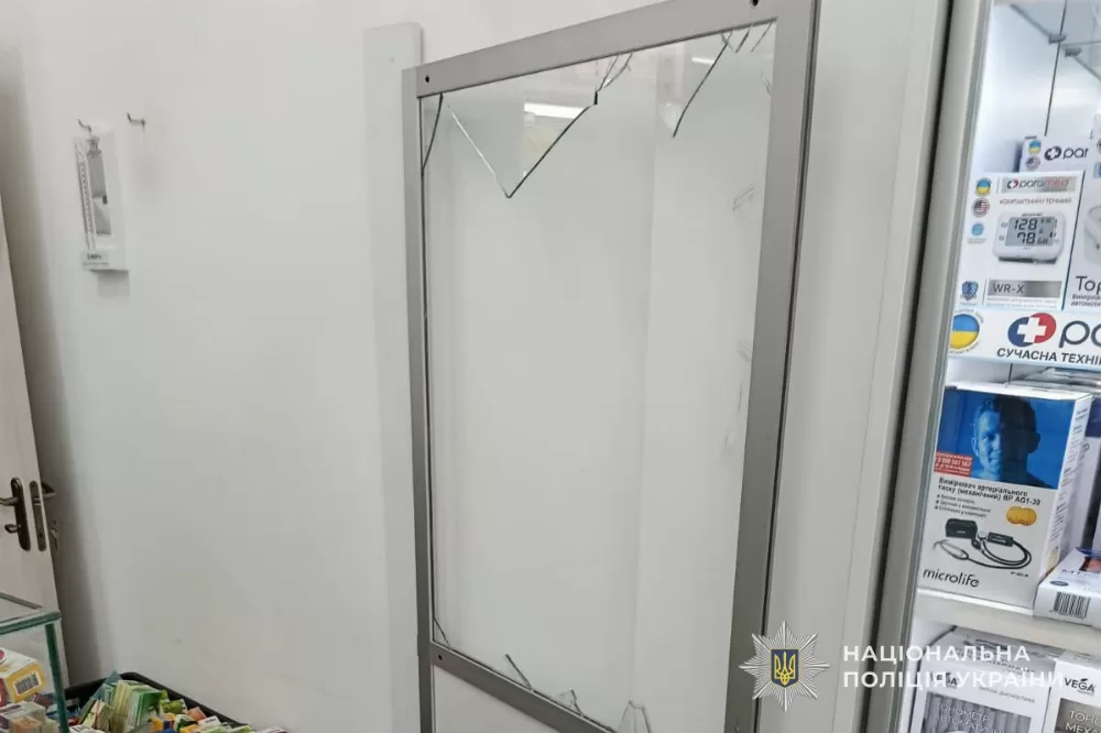 У Тернополі п’яний чоловік влаштував дебош в аптеці