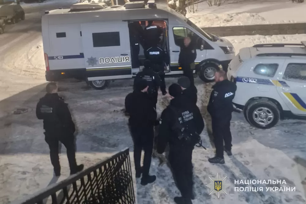 На Тернопільщині через неправдиве повідомлення про теракт евакуювали мешканців багатоквартирного будинку