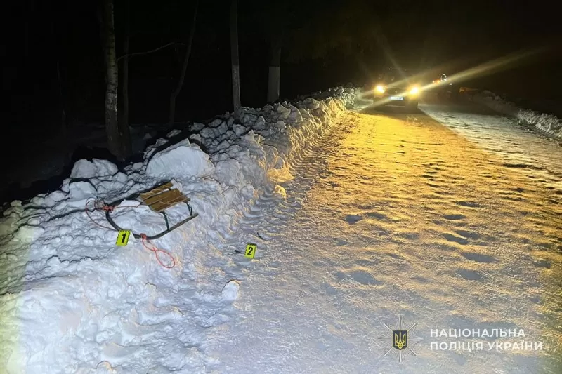 На Кременеччині п'яний водій збив на узбіччі дороги 14-річну дівчину