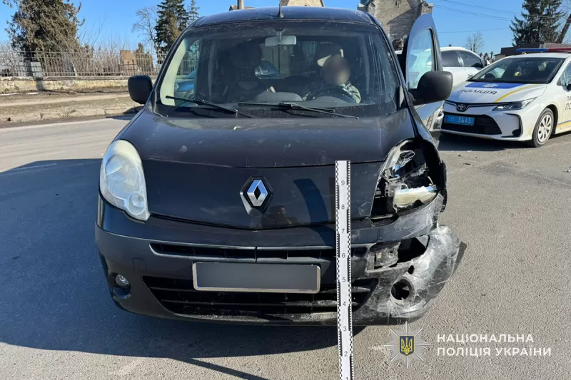 На Микулинецькій аварія з потерпілим: у водійки фальшиві документами