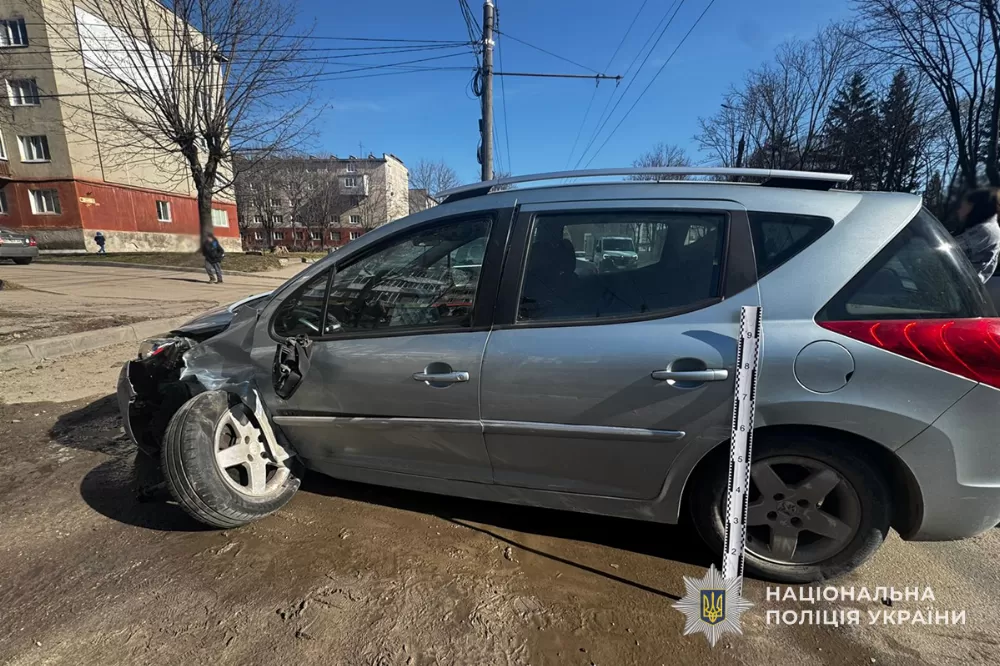 У Тернополі 87-річний водій збив жінку і протаранив ще дві автівки