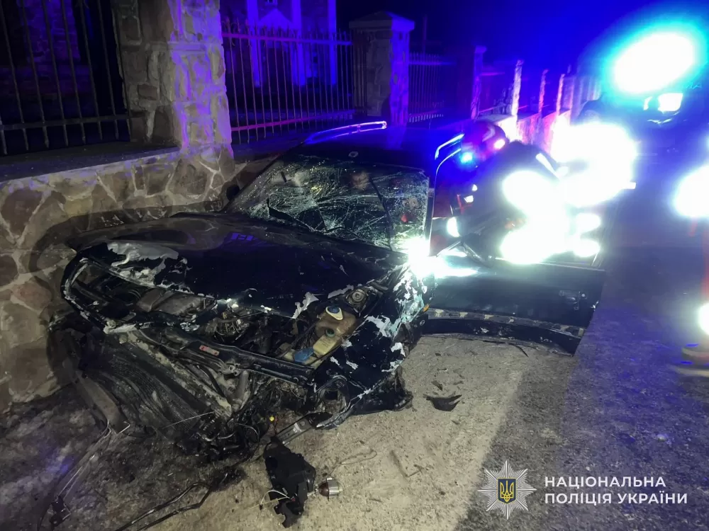 На Тернопільщині п'яний водій на "Ауді" влетів у металеві ворота