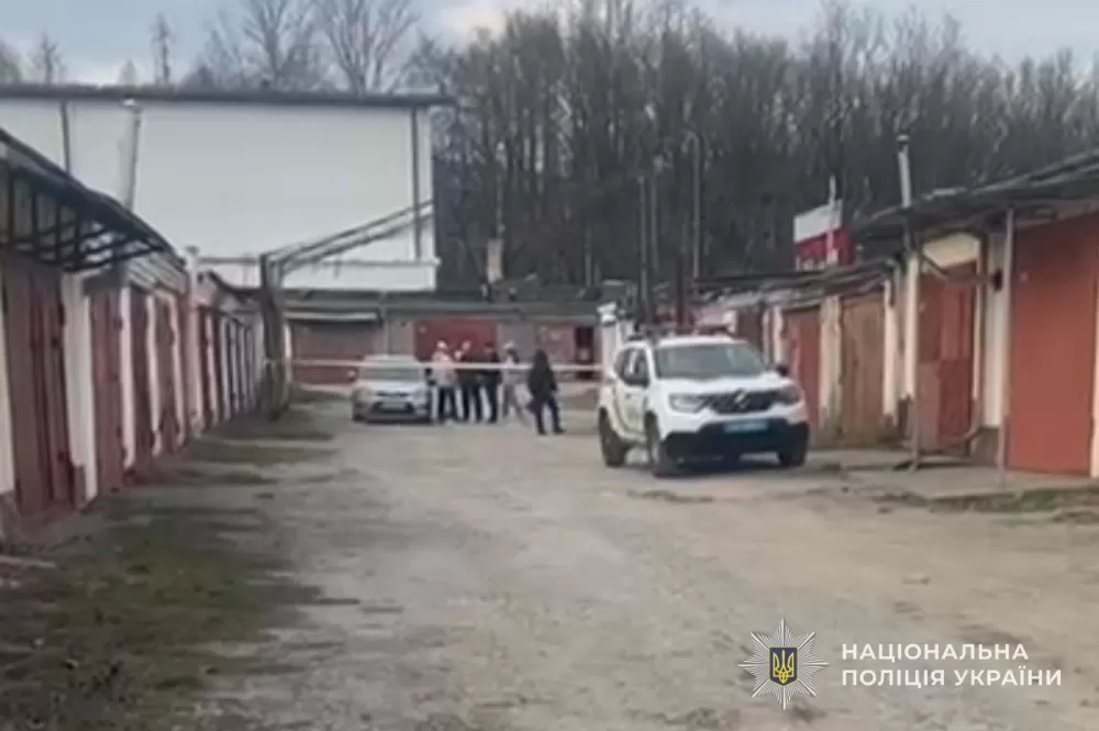 Конфлікт у Тернополі: чоловік погрожував працівникам ТЦК сокирою