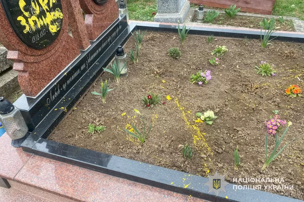 На Тернопільщині чоловік осквернив могилу через «помсту» покійній