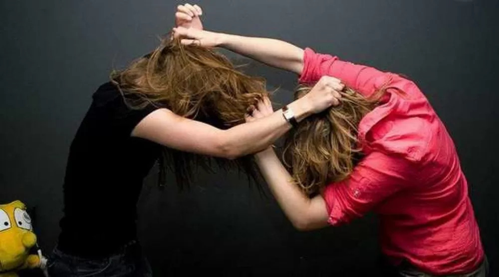 На Тернопільщині жінка облила суперницю кислотою та підпалила колишнього чоловіка