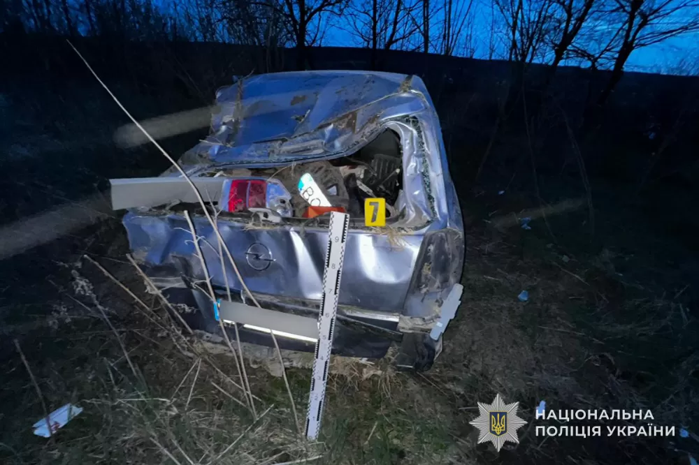 Аварії на дорогах області: перекинутий Opel та зіткнення BMW з Toyota