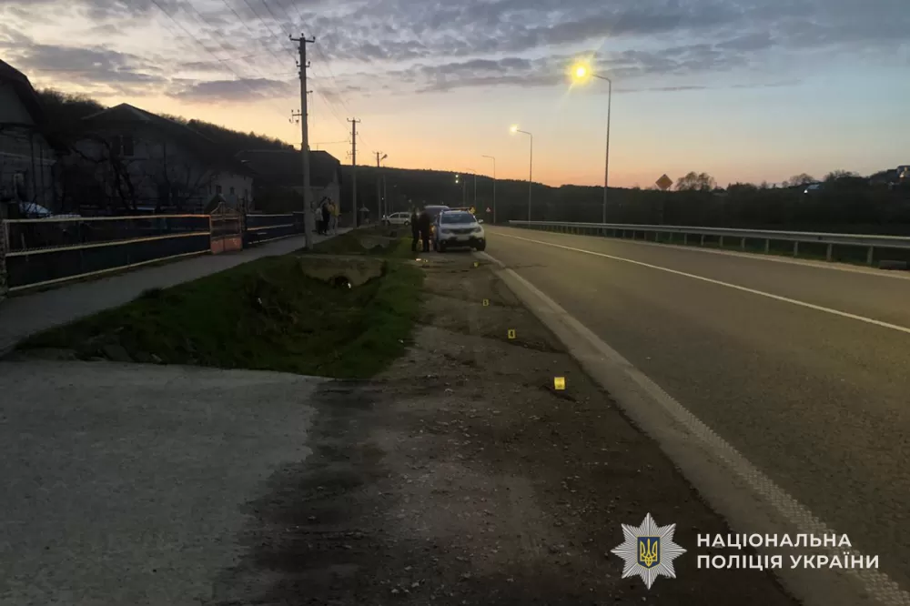 Не впоралася з керуванням: у Кровинці Dacia злетіла в кювет