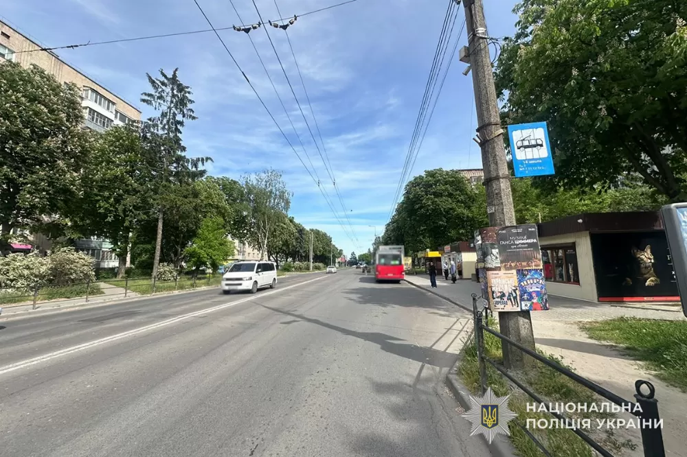 У маршрутці Тернополя під час руху травмувалася пасажирка похилого віку