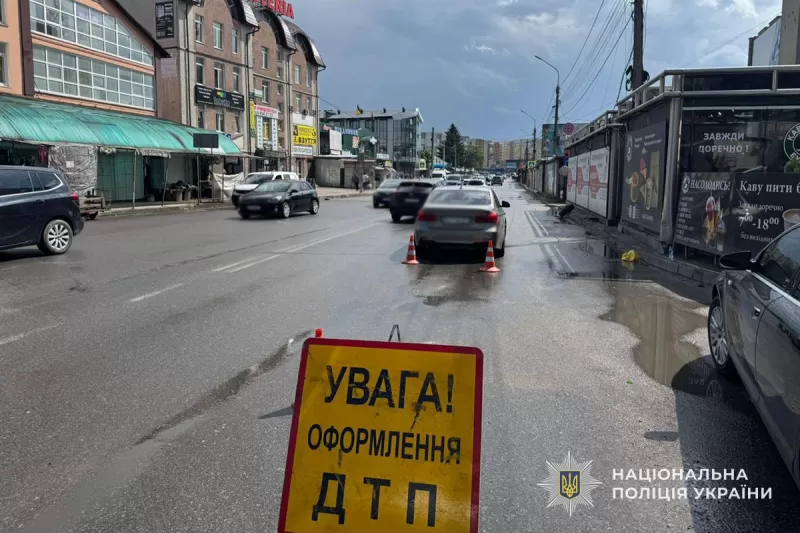 ДТП біля ринку у Тернополі: водій на "БМВ" збив жінку