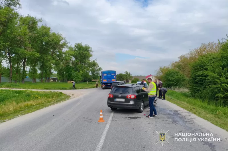 На Чортківщині водій на Volkswagen Passat догнав вантажівку MAN: є травмовані