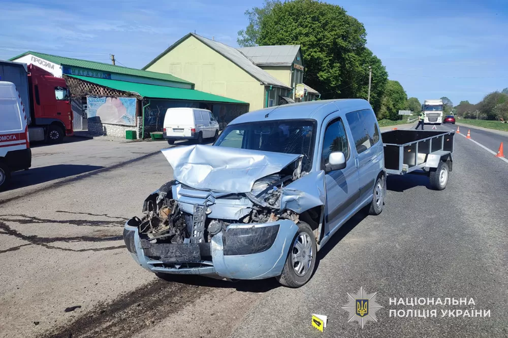 Аварія з потерпілими біля Озерної: водій на Volkswagen зіткнувся із Citroen