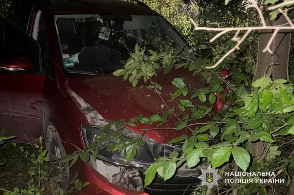 Нічна аварія на Борщівщині: двоє постраждалих, водія затримали