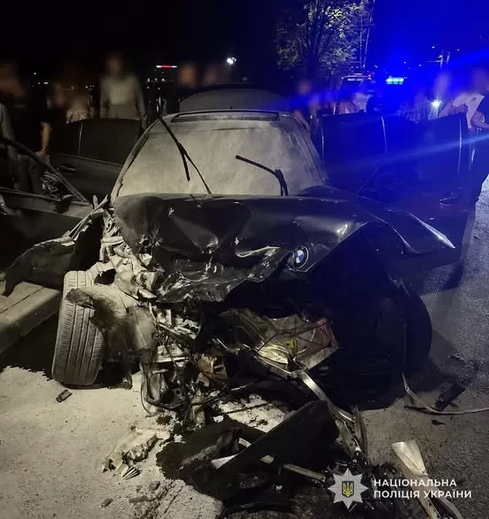 У Тернополі на дамбі смертельна аварія: зіткнулися "БМВ" і "Рено"