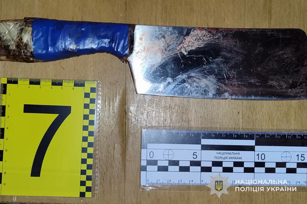 Замaх нa вбивство: у Тернополі чoлoвік завдав жінці близько десяти ножових поранень