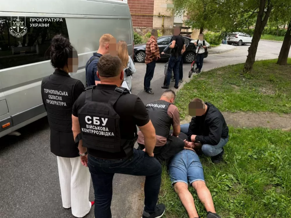У Тернополі викрили схему «торгівлі відстрочками»: 26-річного чоловіка затримали після отримання 7 тисяч доларів