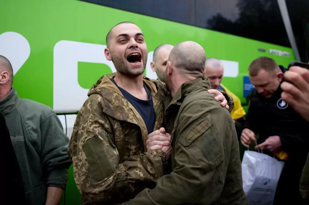 Україна повернула додому ще 205 захисників: перший етап обміну 1000 на 1000