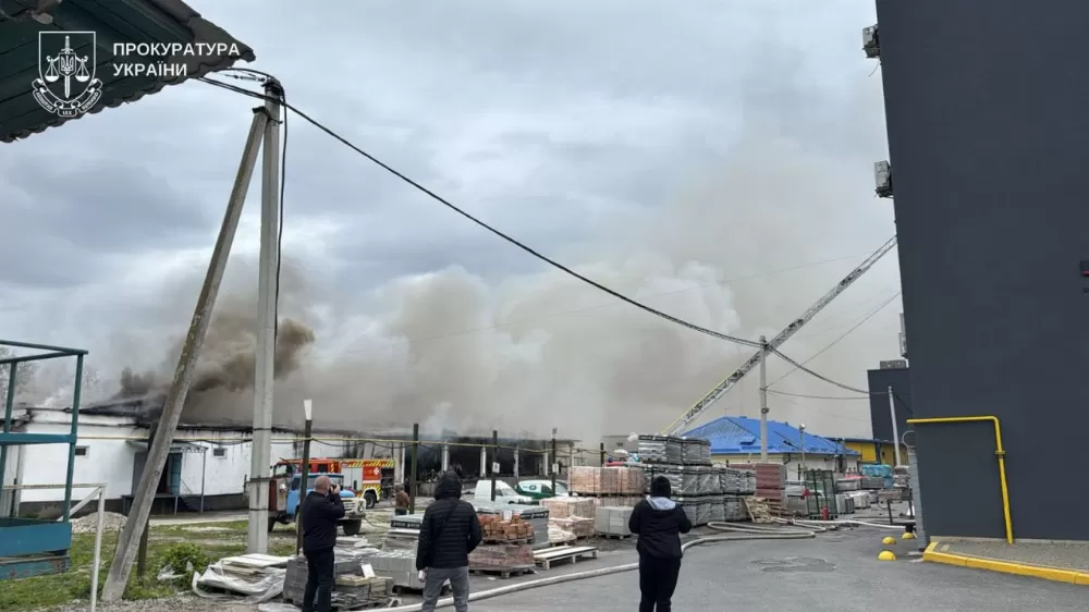 У Тернополі ворог шахедами влучив у торговий центр