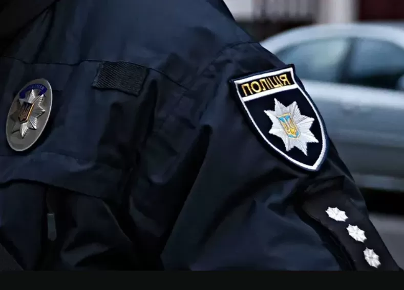 На Тернопільщині чоловік вдарив металевою гирею поліцейського