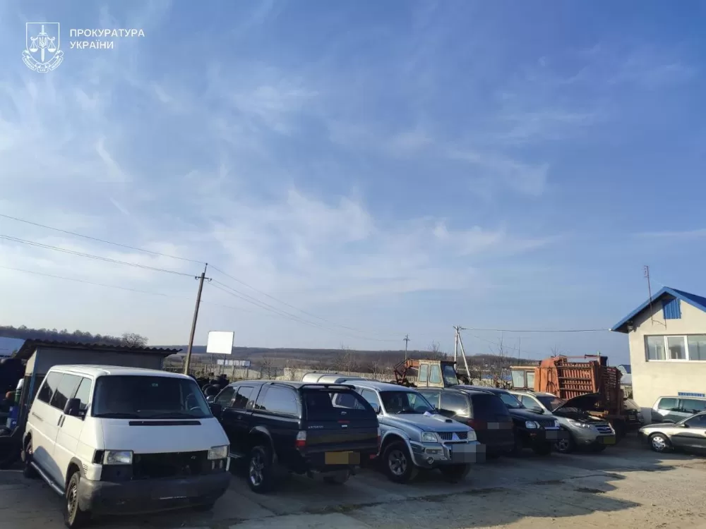 На Тернопільщині викрили “волонтера”, який ввіз автівки під виглядом допомоги для ЗСУ