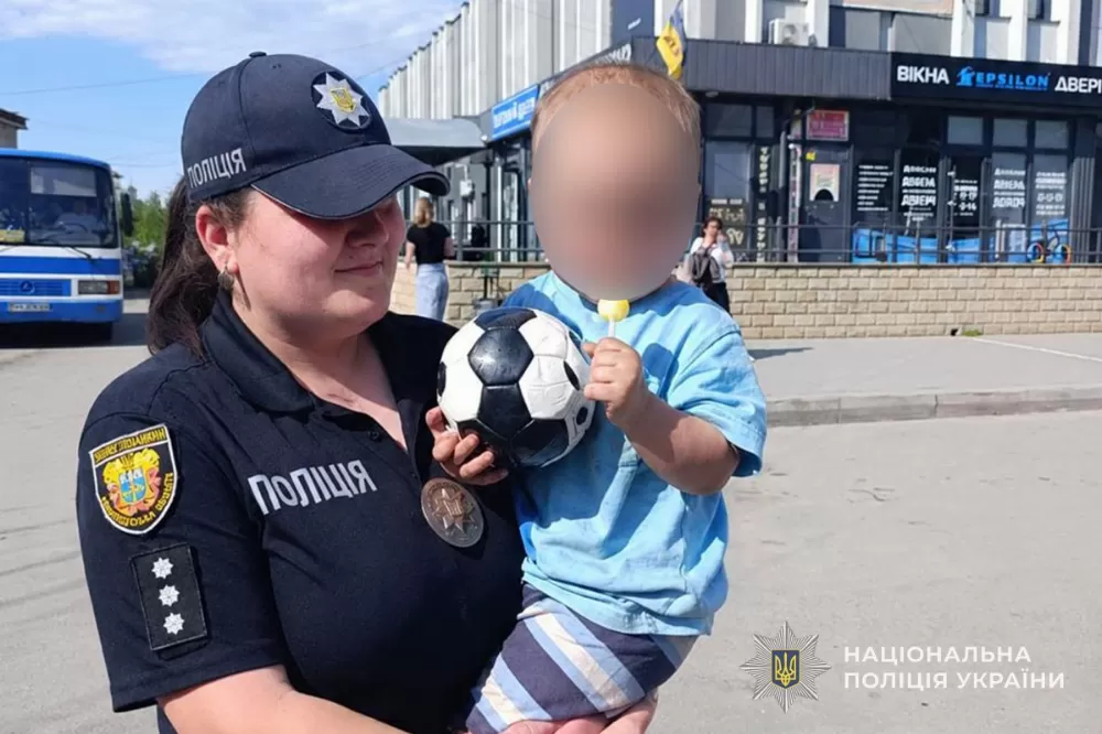 У Бучачі батько залишив дворічного сина самого біля автовокзалу