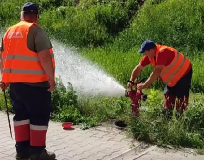 У Тернополі на "Східному" та на "Канаді" промиватимуть водопровідні мережі