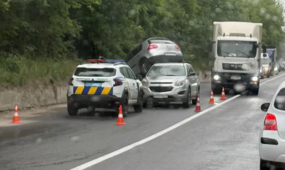 ДТП у Тернополі на Текстильній: зіткнулися дві автівки