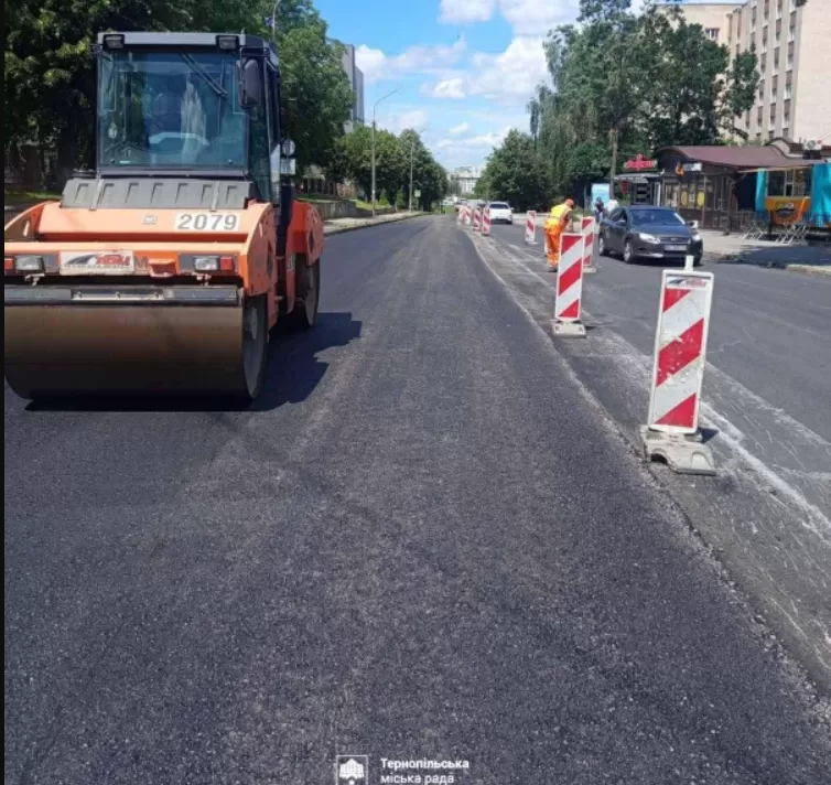 У Тернополі тривають ремонти доріг: на Поліській частково перекрили рух