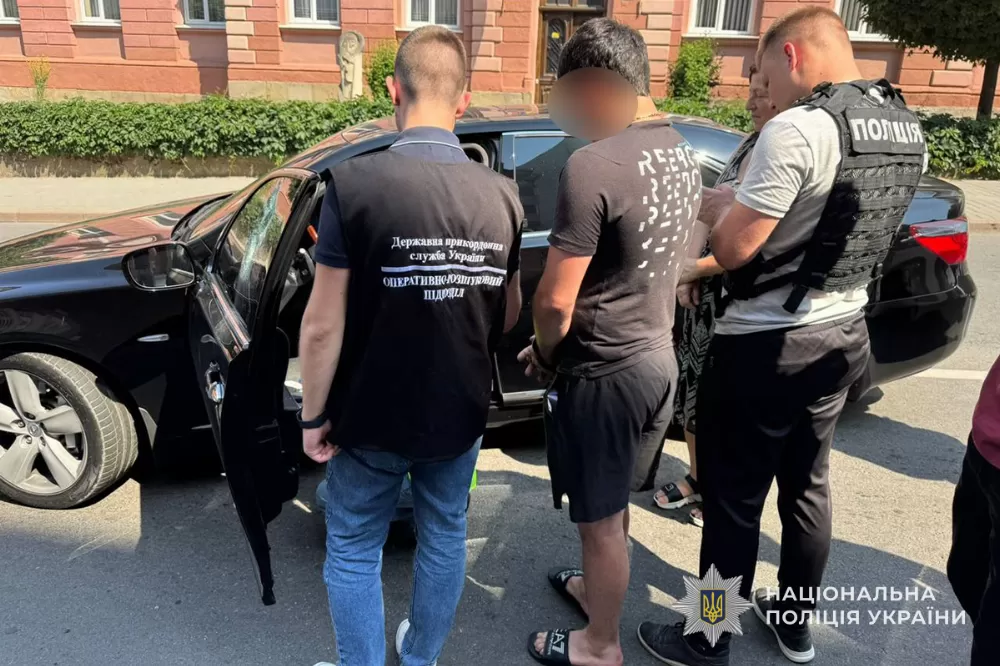 У Тернополі затримали організатора схеми переправлення ухилянтів за кордон: брав по 17 тисяч доларів