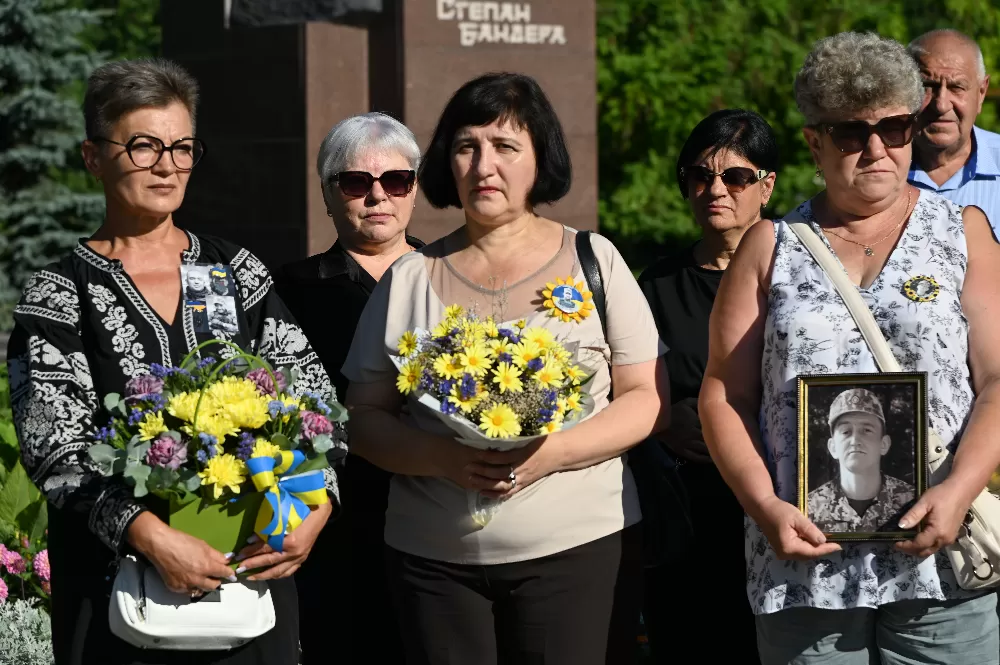 «Світло молитви в темряві війни»: у Тернополі вшанували пам’ять загиблих Героїв