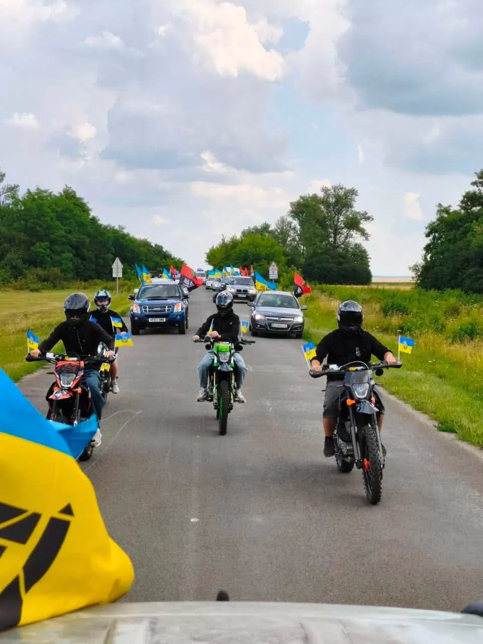 На Тернопільщині «на щиті» зустріли загиблого воїна Андрія Їжака