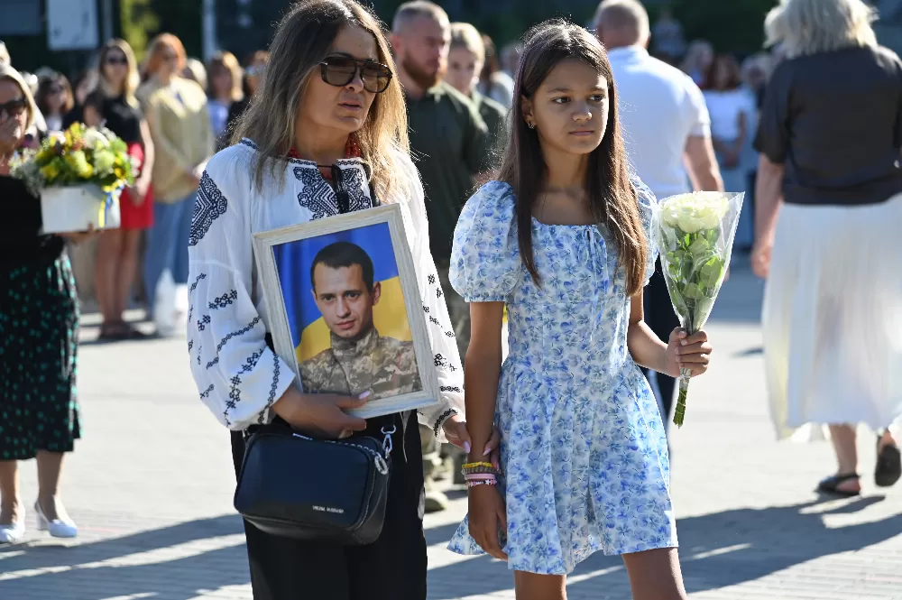 «Світло молитви в темряві війни»: у Тернополі вшанували пам’ять загиблих Героїв