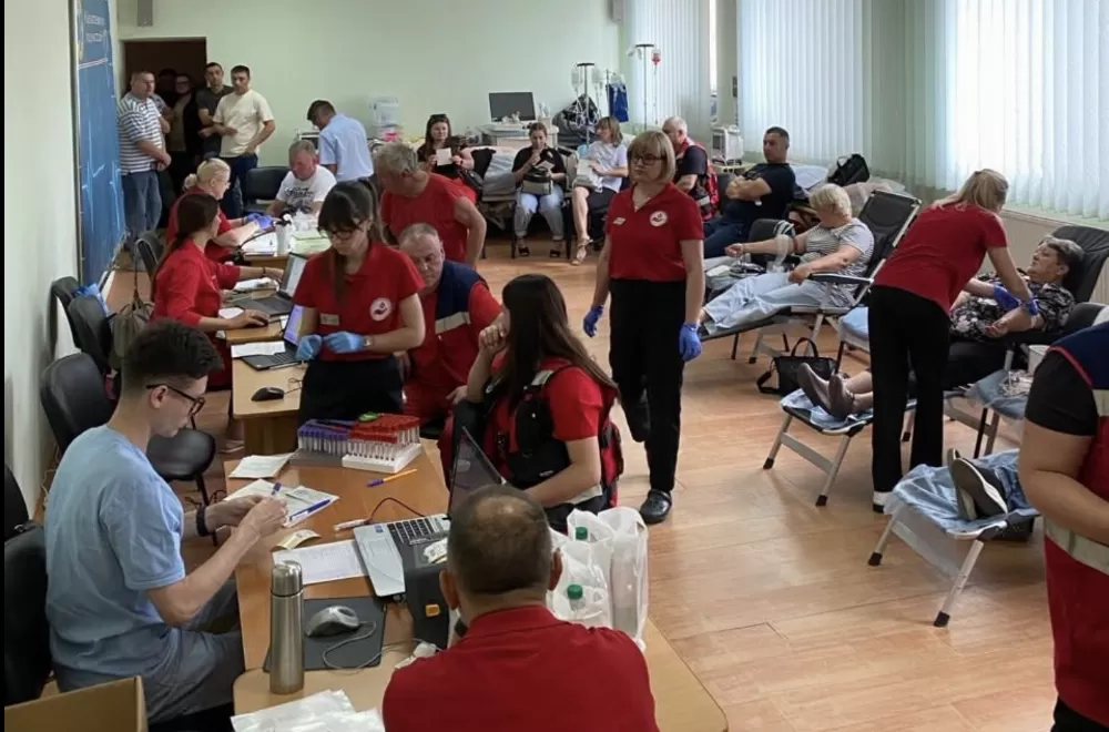 88 донорів, 88 вчинків, що рятують життя. У Тернополі здавали кров для ЗСУ
