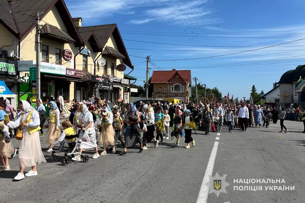 Колона вірян