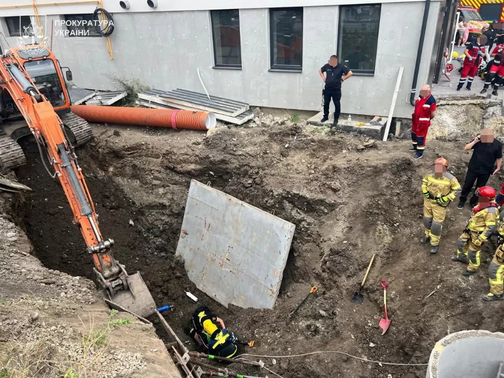 Обвал ґрунту у Тернополі: загибель двох чоловіків розслідують як порушення правил безпеки