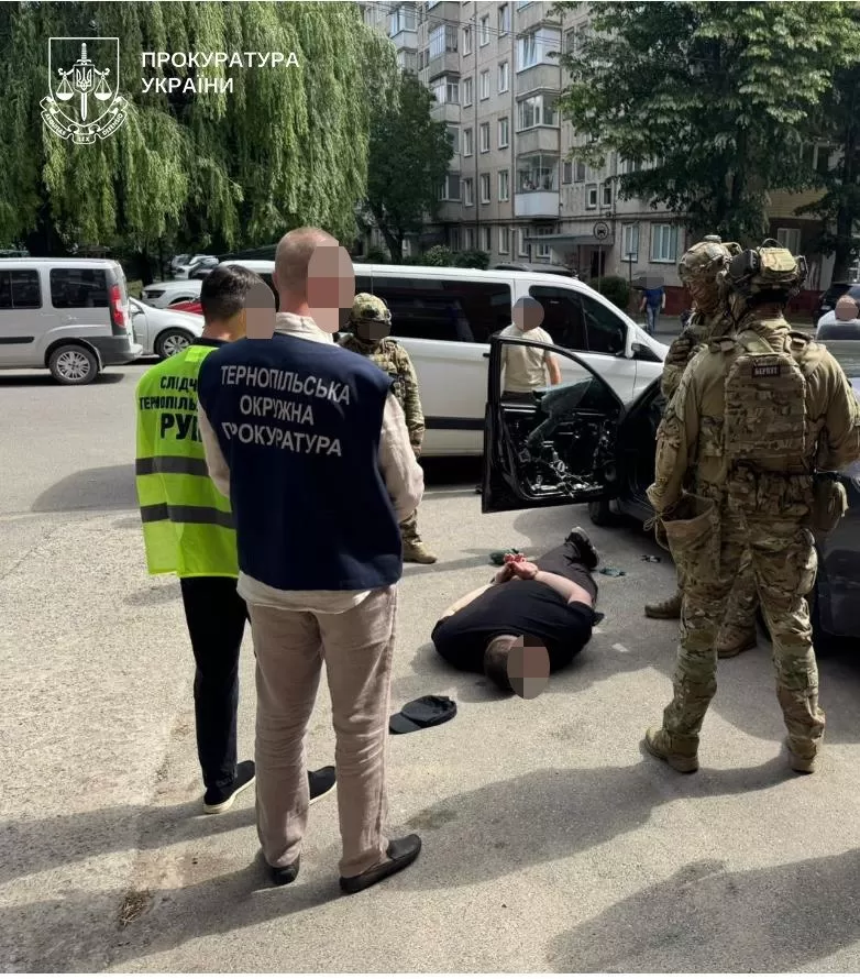 Приїхав до Тернополя за $17 тисячами: організатора незаконного переправлення чоловіків передали до суду