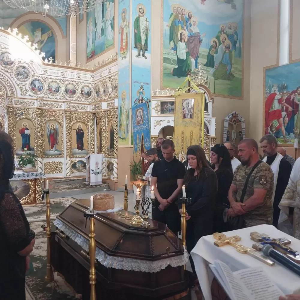 У Борщеві в останню путь провели Героя Андрія Свириду
