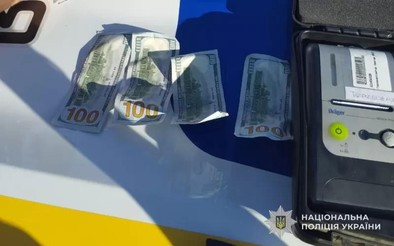 На Тернопільщині водію загрожує кримінальна відповідальність за спробу підкупу поліцейських
