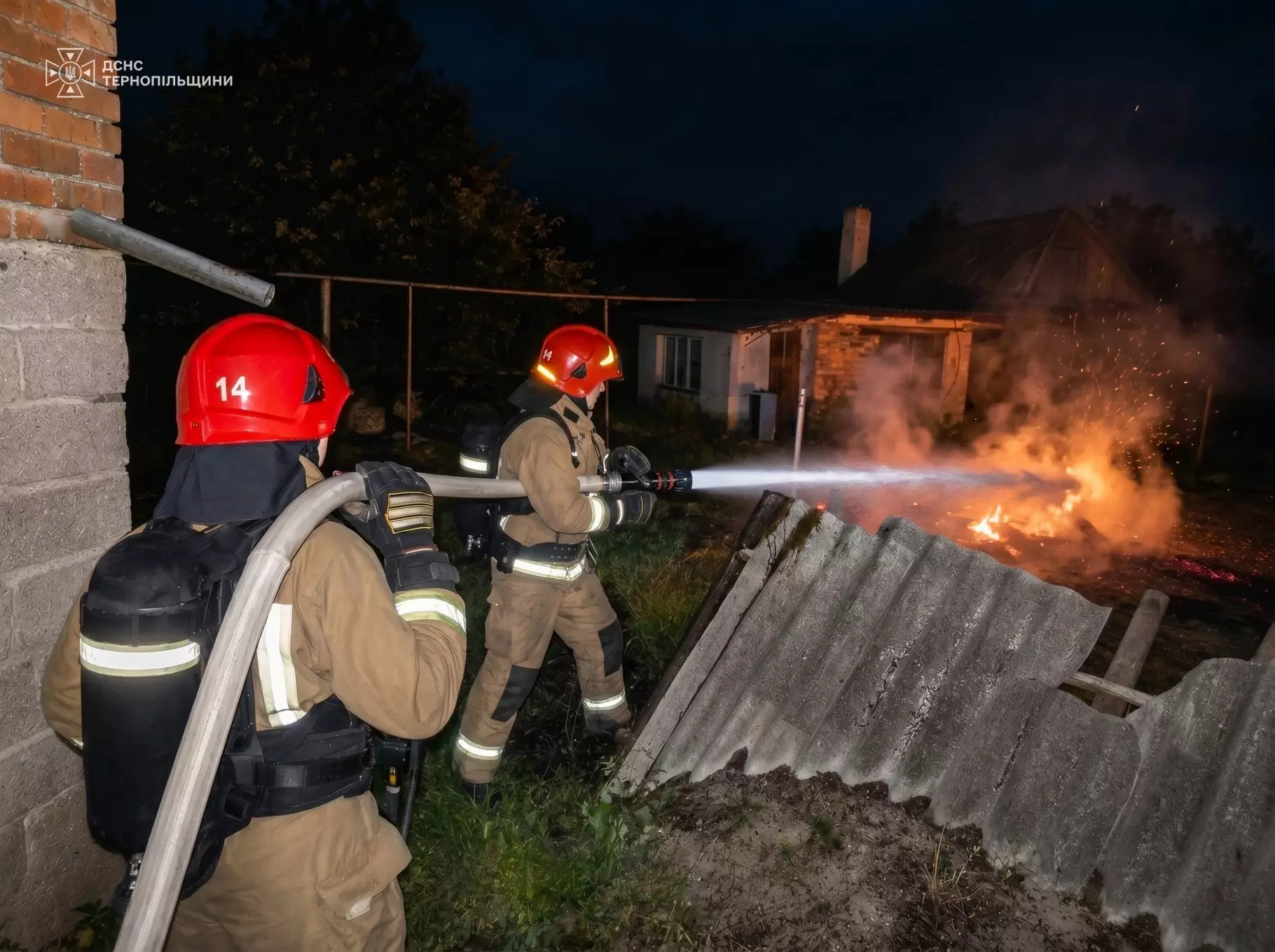 Під час пожежі рятувальники врятували житловий будинок