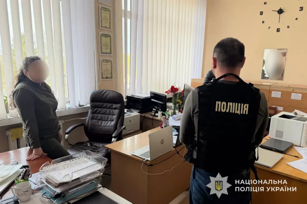 За зловживання впливом перед судом постане 33-річна посадовиця одного з державних