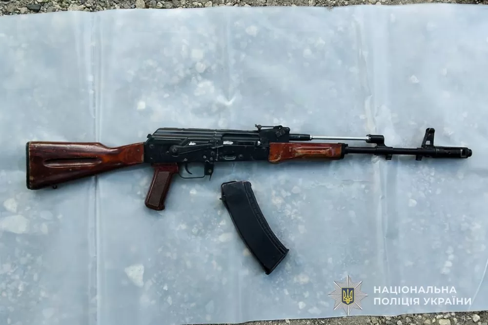 За 20 тисяч гривень продав автомат та набої. Поліцейські оголосили підозру жителю Збаража