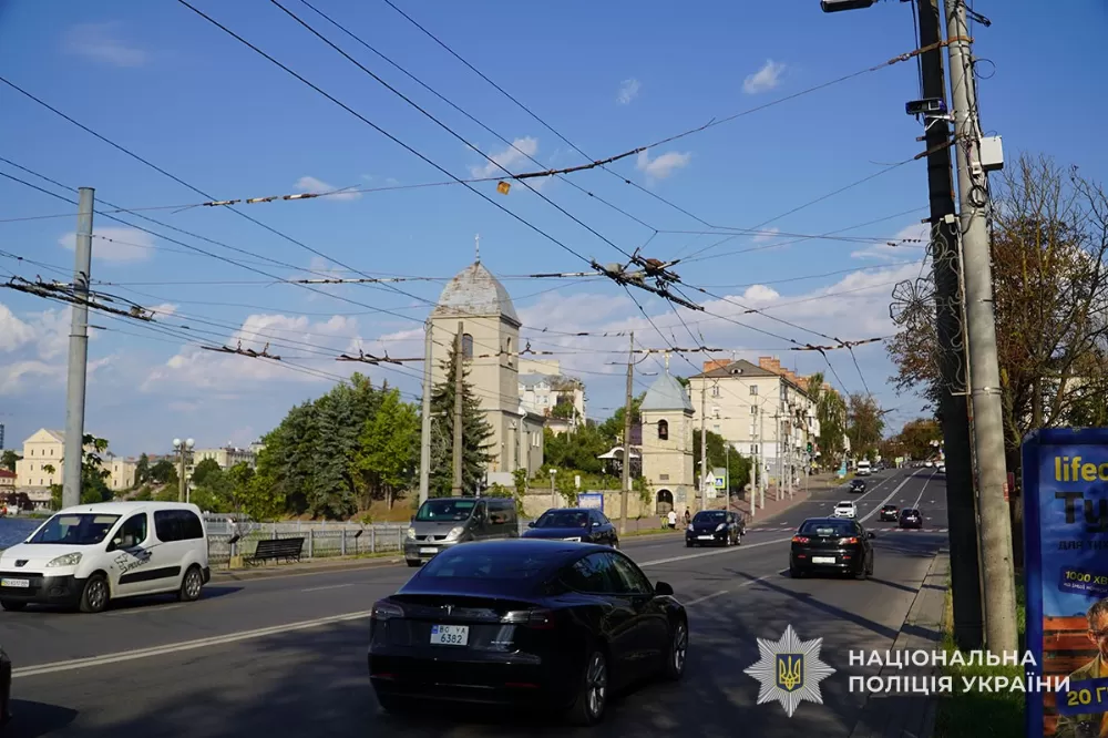Камера швидкості на дамбі